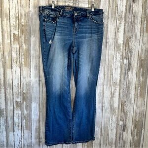 Torrid Mid Rise Slim Boot Jeans in Regular Wash Stretch Rgular